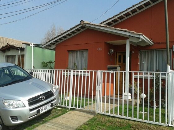 Homestay in Penalolen near Vina Cousino Macul - Photo2