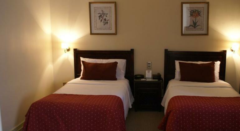 Hotel Los Espanoles - Photo2