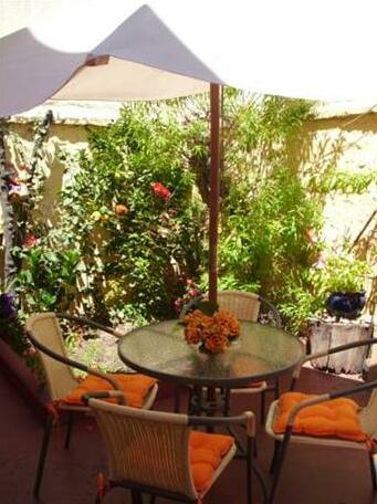 Hostal Poloni - Photo2