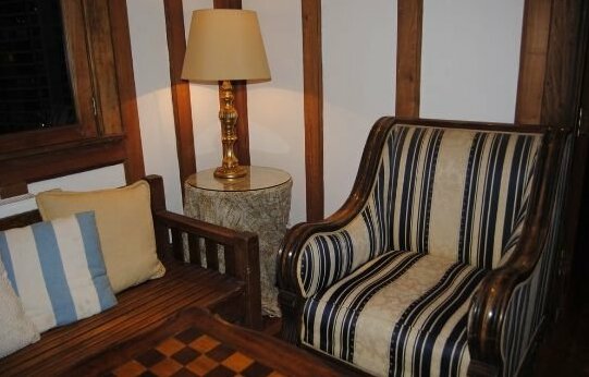 Chocolate Manor House - Photo5