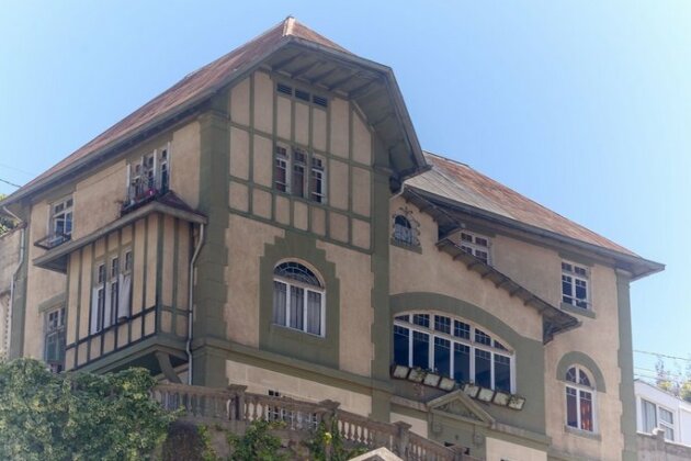  Photo 2