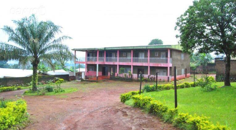 Green Wood Hotel - Photo2