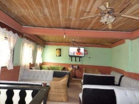 Phoenix Palace Hotel Bertoua - Photo4