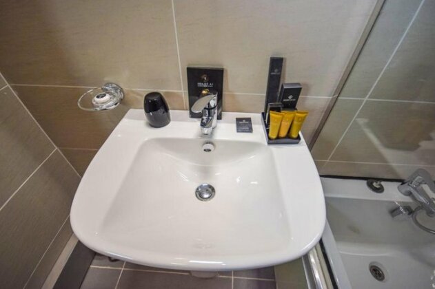 Hotel La Falaise Bonapriso - Photo4