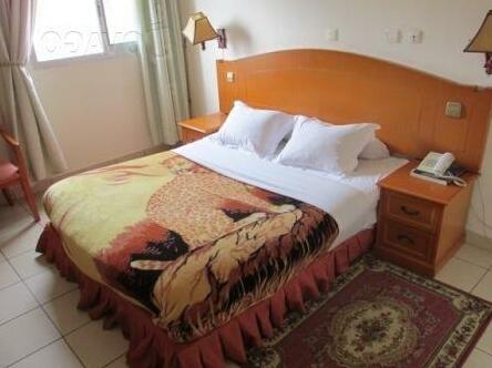 Peninsula Plaza Hotel - Photo2