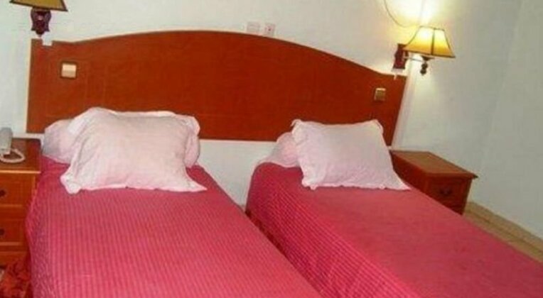 Peninsula Plaza Hotel - Photo4