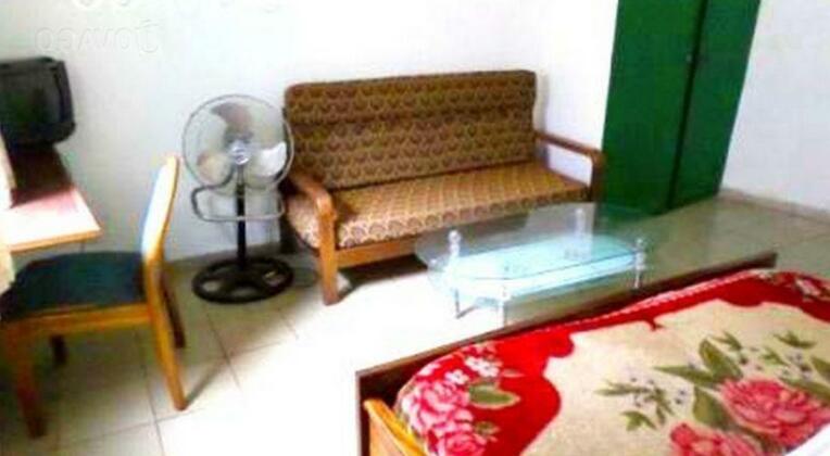 Etoungou Fabien Hotel - Photo4