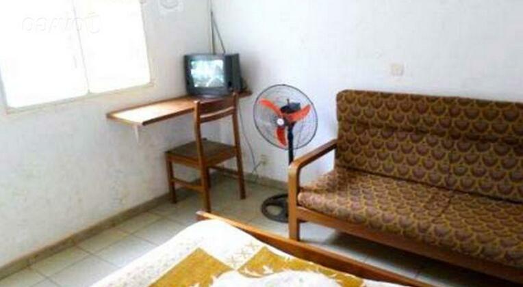 Etoungou Fabien Hotel - Photo5