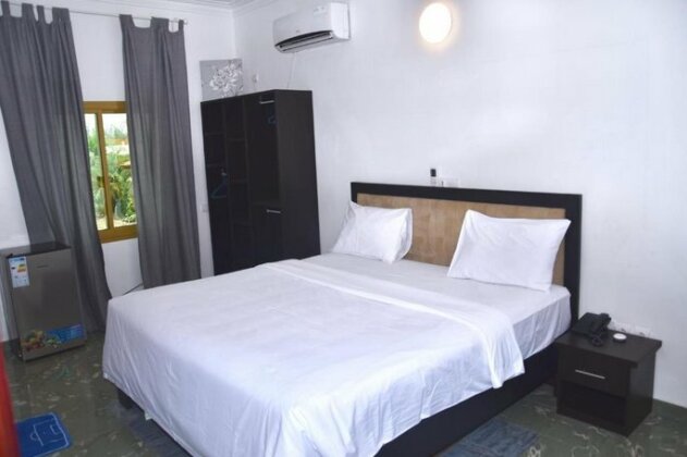 Hotel La Couronne RW - Photo2