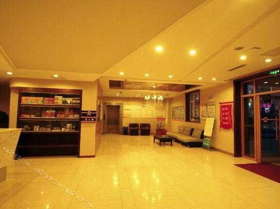 Super 8 Hotel Linjiang Yalujiang Pan - Photo2