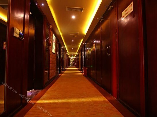 Royal Palace Hotel Bazhong - Photo2