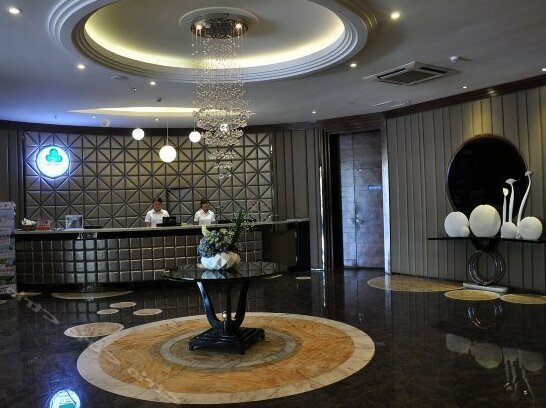 Grand Banyan Fashion Business Hotel Beihai - Photo2