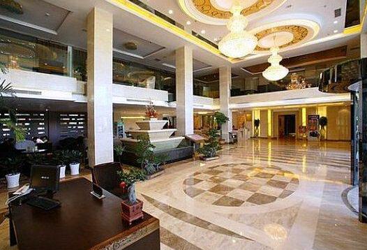 Famous International Hotel - Photo3