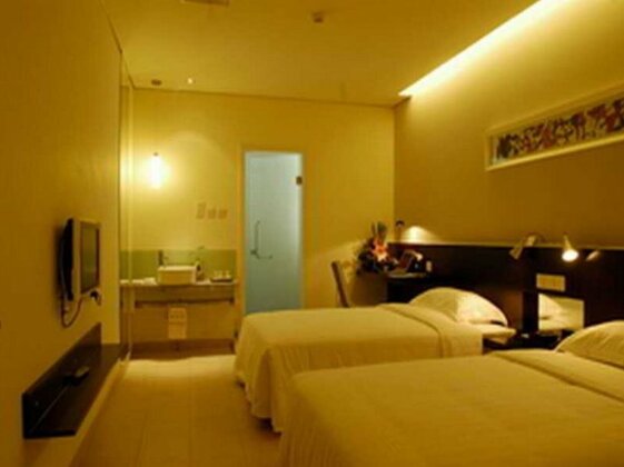 KaiHeng Century Hotel - Photo2