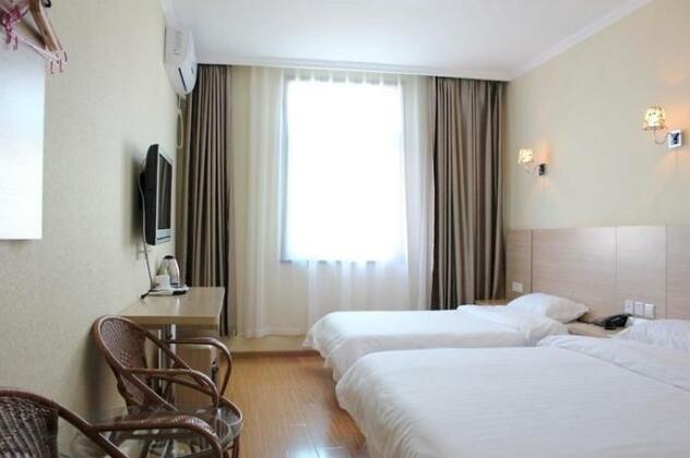 Super 8 Beijing Luogu Lane Branch - Photo4