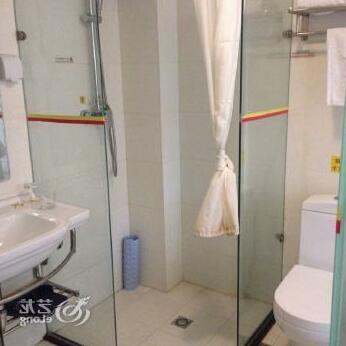 Super 8 Beijing Tianqiao Branch Hotel - Photo2
