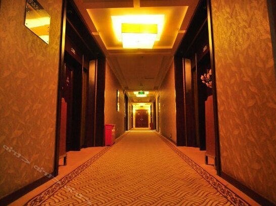 Super 8 Hotel Beijing Shijingshan Gu Cheng - Photo3