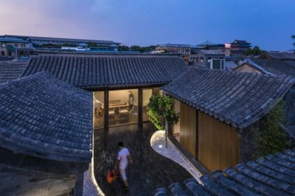 Twisting Courtyard Hutel Qianmen