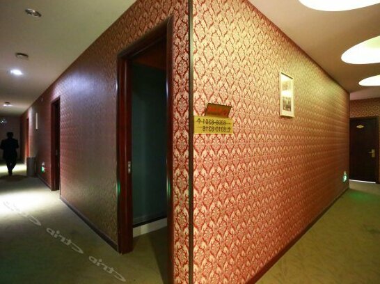 25 Hours Emotion Hotel - Photo2