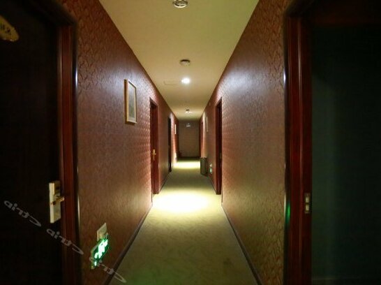 25 Hours Emotion Hotel - Photo4