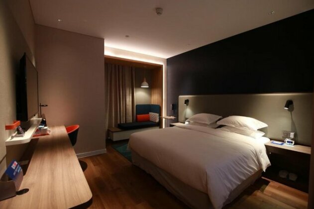 Holiday Inn Express Bozhou City Center - Photo5