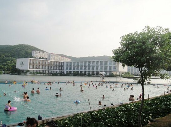 Zhushanhu Lake Town Holiday Hotel