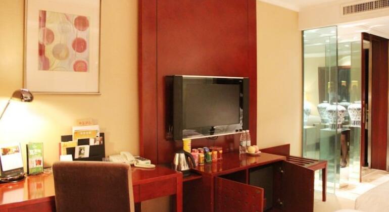 Celebrity Ruicheng Hotel - Photo2