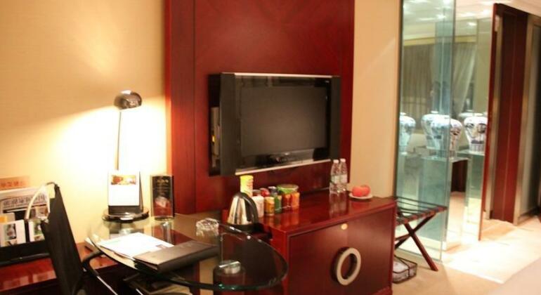 Celebrity Ruicheng Hotel - Photo4