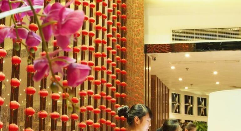 Chengdu Liwan International Hotel - Photo3