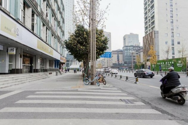 ChengDu QingYang WenShuYuan Locals Apartment 00179620 - Photo3