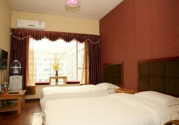 Chengdu Rest Inn Huamunianhua - Photo2