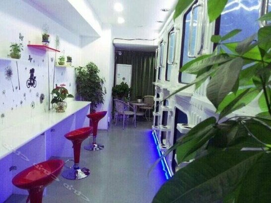 Chengdu Ziyouren Capsule Theme Hostel - Photo3