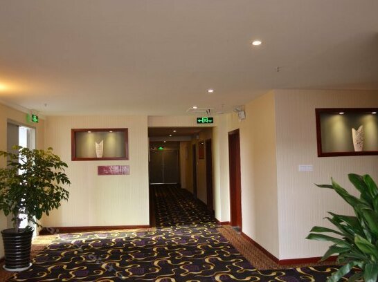 Curitis Hotel - Photo4