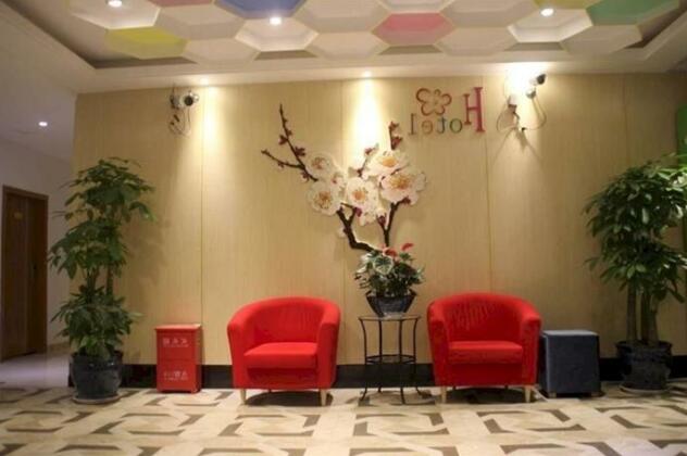 Floral Theme Hotel - Photo2