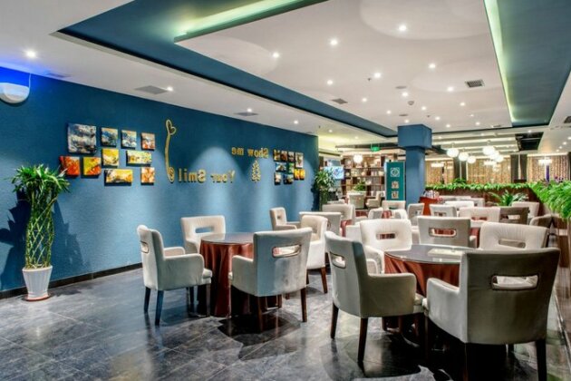 Howdy Smart Hotel Women Shoe City Branch - Photo5