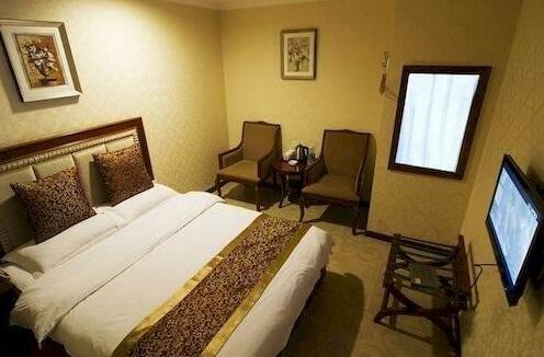 Louver Hotel - Photo2