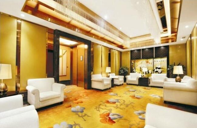 Lyhn International Hotel - Photo2