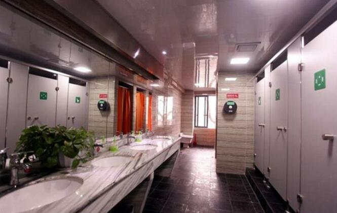Simple Capsule Youth Hostels - Photo2