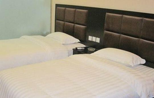 Super 8 Hotel Chengdu - Photo3