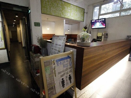 The Loft Design Hostel - Photo3