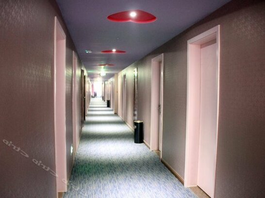 Weiai Chuangyi Theme Hotel - Photo2