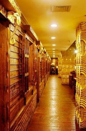 Western Royal Palace - Photo2