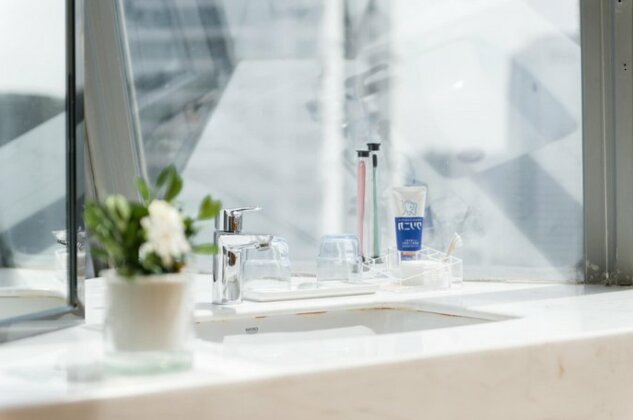 WhiteWaltz - Photo5