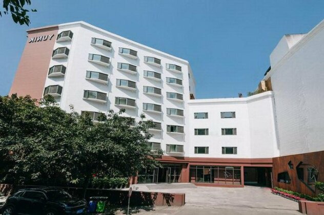 Yunik Hotel