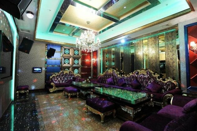 Cyber Holiday Hotel - Photo3