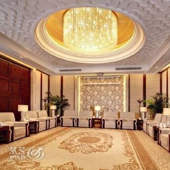 Days Hotel And Suites Royal Chongqing - Photo2