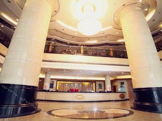 Golden Swallow Hotel - Photo2