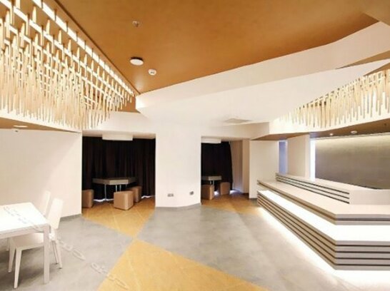 Hongtu Royal Business Hotel - Photo4