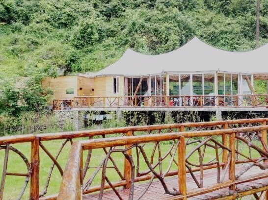 Huaba Rose Valley Tent Hotel