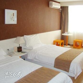 Swan City Hotel - Photo2